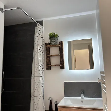 Mountain&view شقة *